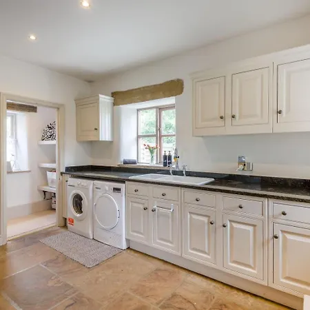 Semesterbostad 7 Bed In Langbar Oc-d34075 Leeds (West Yorkshire)