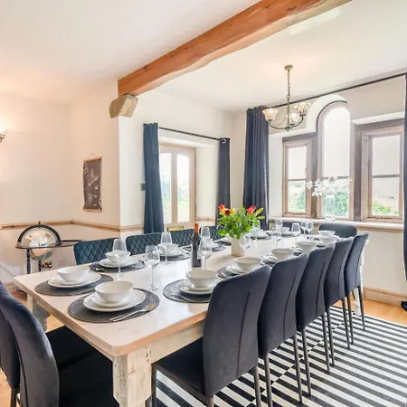 7 Bed In Langbar Oc-d34075 Leeds (West Yorkshire)
