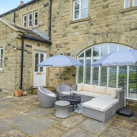 7 Bed In Langbar Oc-d34075 Leeds (West Yorkshire)