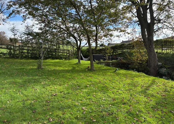 7 Bed In Langbar Oc-d34075 * Leeds (West Yorkshire)